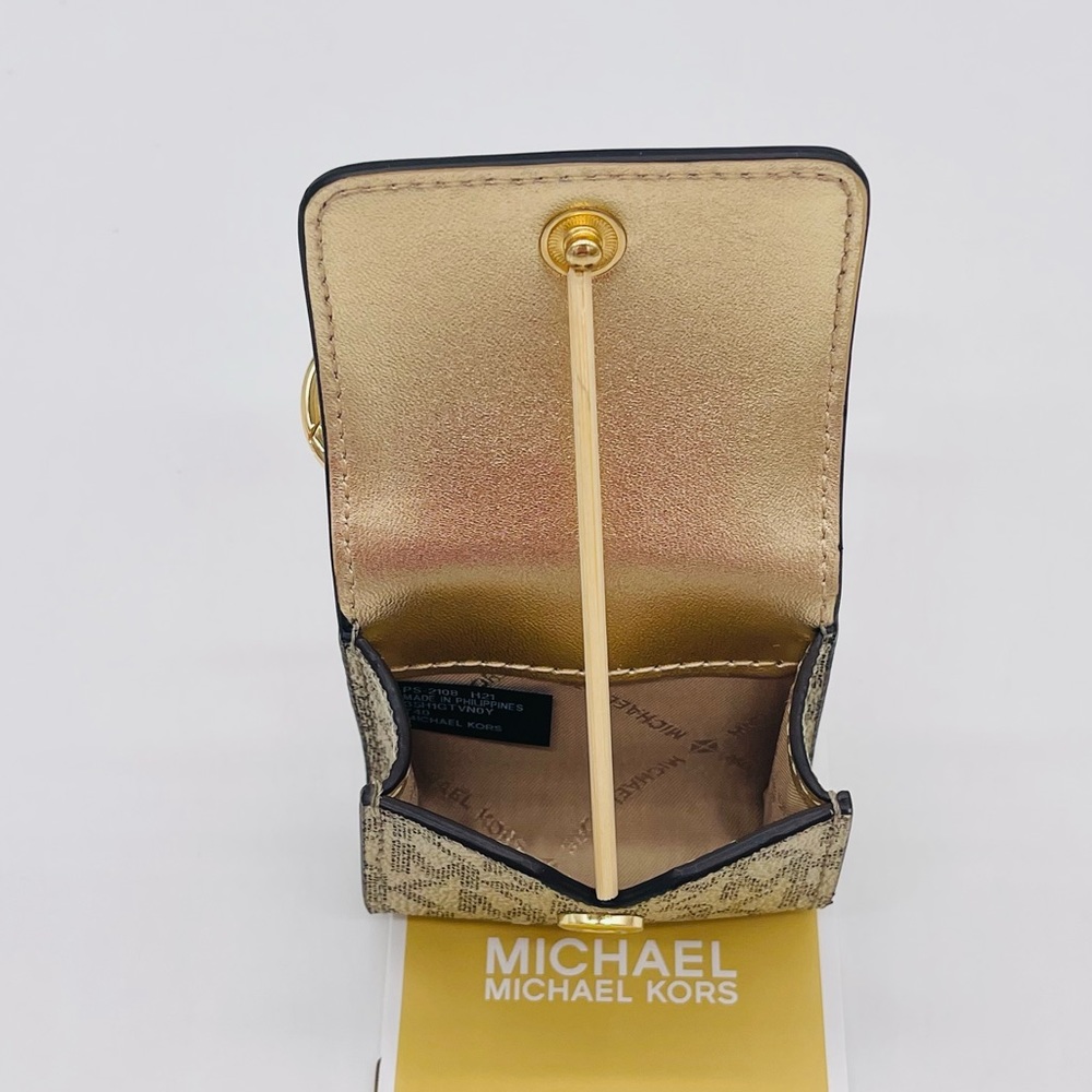 Michael Kors Travel AirPods Case - Picture 4 of 5